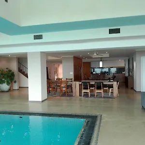 Yachtsmans Paradise, Whitsundays Airlie Beach